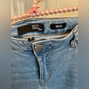 Classic Blue Distressed Women Jeans Cropped size 10